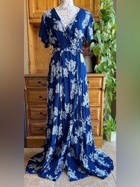 Lulu's Heart of Marigold Blue and White Floral Wrap Maxi Dress Small